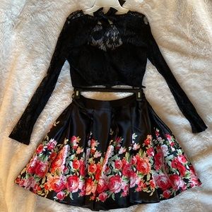 Gorgeous Floral 2-Piece Homecoming Top and Skirt, Size XS-S *ONLY WORN ONCE*